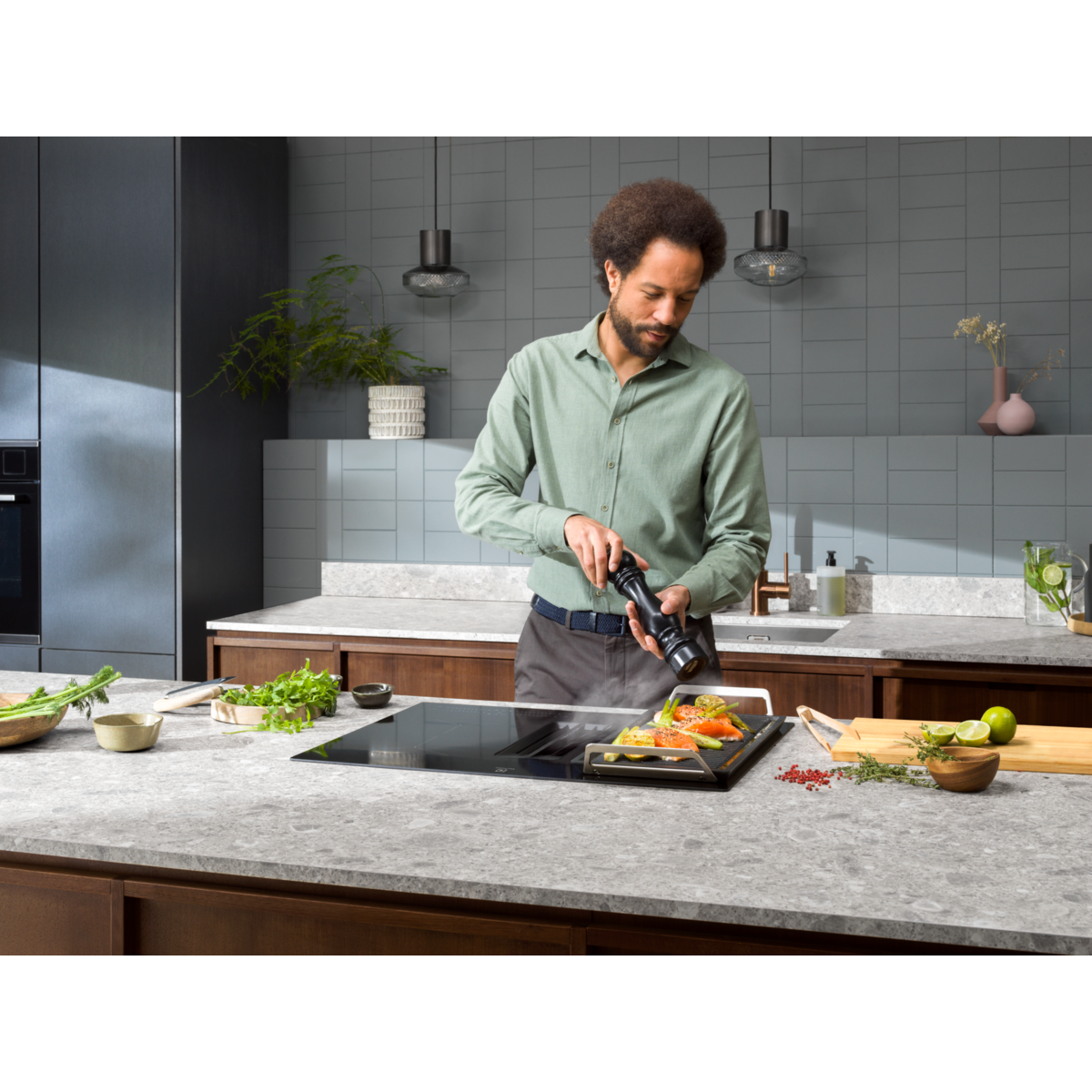 Electrolux - Kochfelder mit integriertem Dunstabzug - KCC73443CK